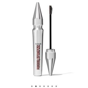 Precisely, My Brow Wax
Full-pigment sculpting brow wax